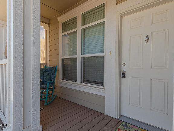 5th image of 1019 E CLUBHOUSE Lane