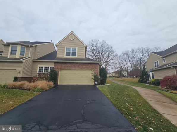 223 Pine Crest Ln, Lansdale, PA 19446