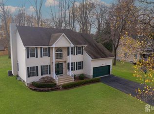 15 Vail Valley Dr, Manalapan, NJ 07726
