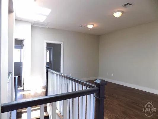 Rented by Blue Egg Realty Corp | media 11