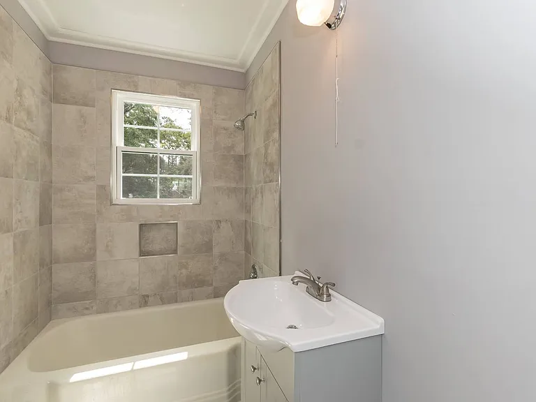 405 Forest Hill Ave — Photo 20