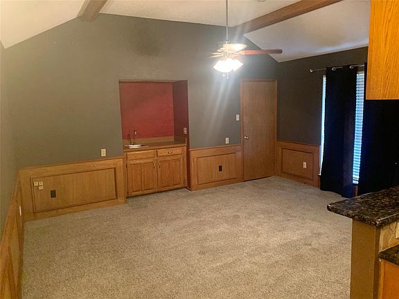 4th image of 716 Eagle Dr
