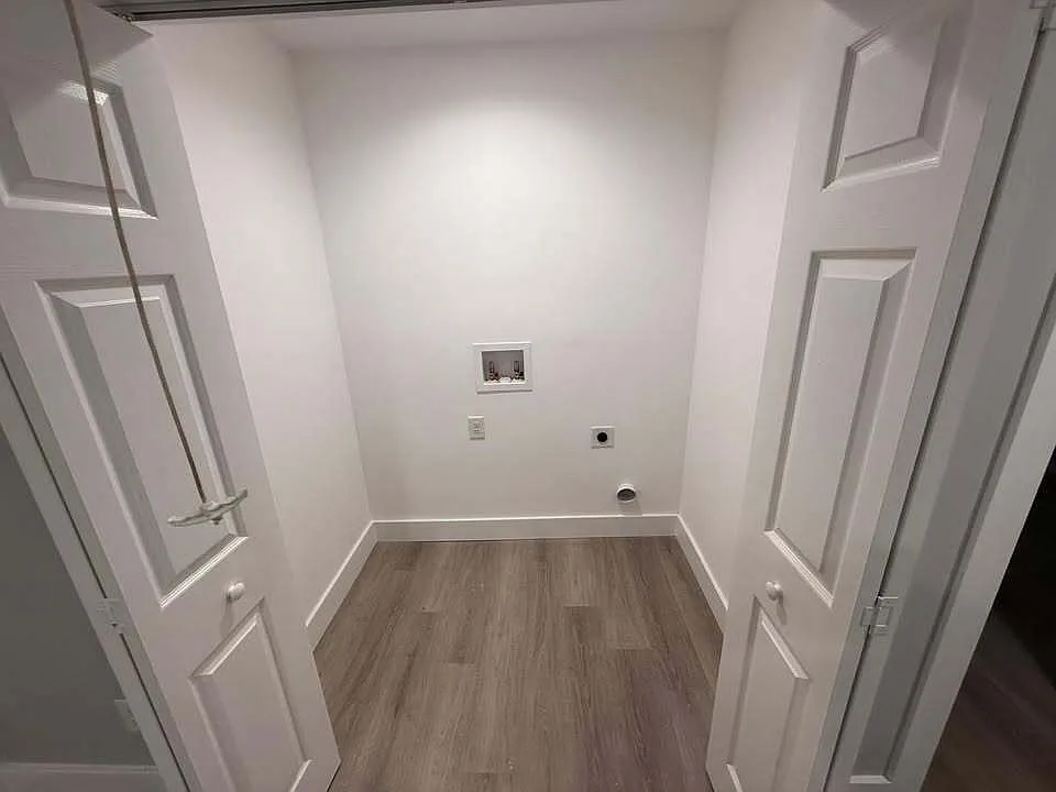 1099 Center Street SW - C — Photo 3