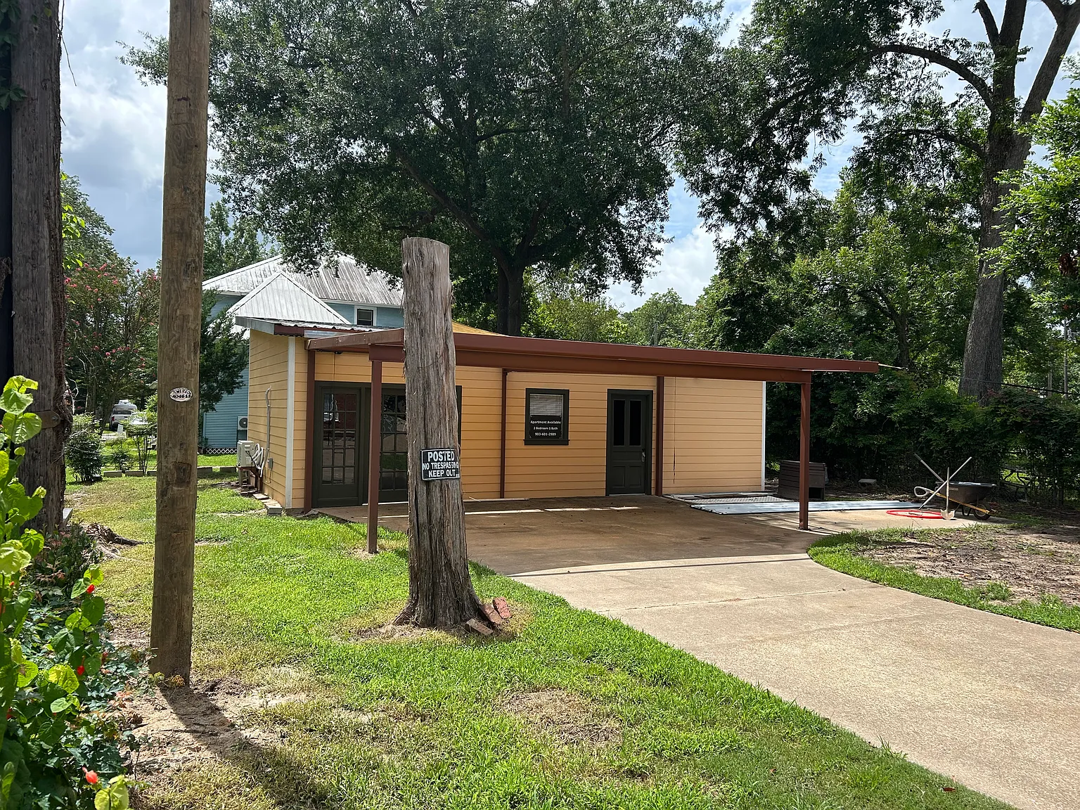 107 W Clarksville St — Photo 3