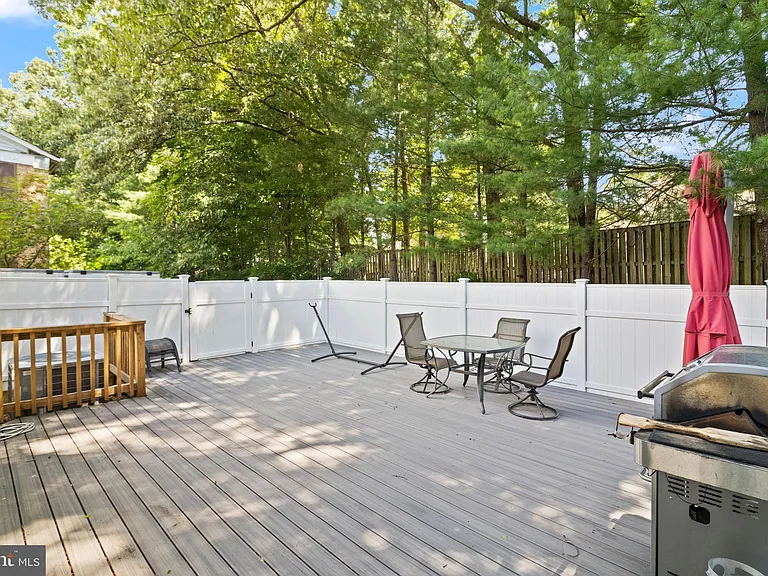 8573 Tyrolean Way — Photo 23