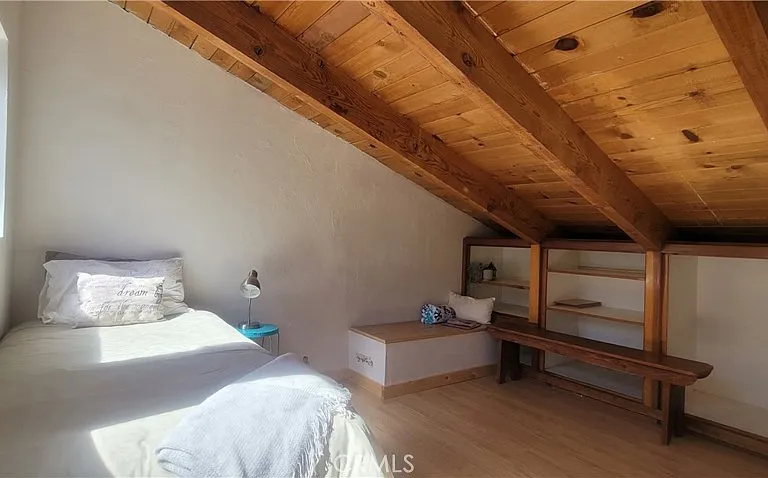 1317 Pinetree Dr — Photo 15