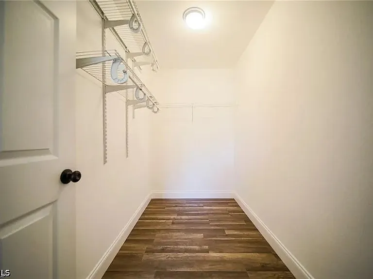 604 Thomas Sherwin Ave S — Photo 16