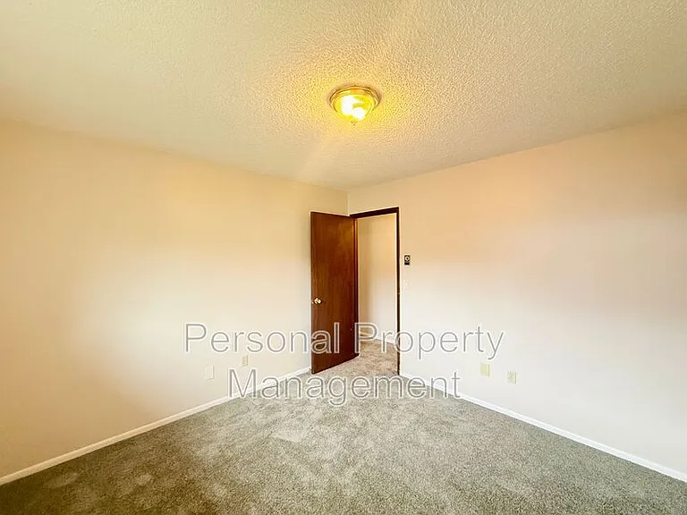 1335 Z St #D — Photo 8