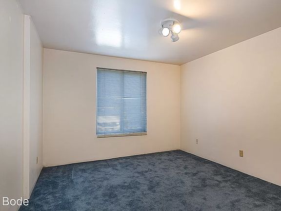 5th image of 12333 33rd Ave NE #7