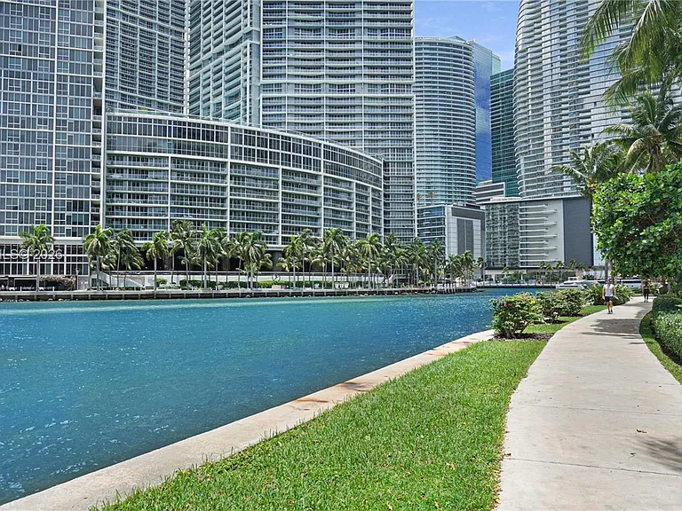 801 Brickell Key Blvd #2210 — Photo 69