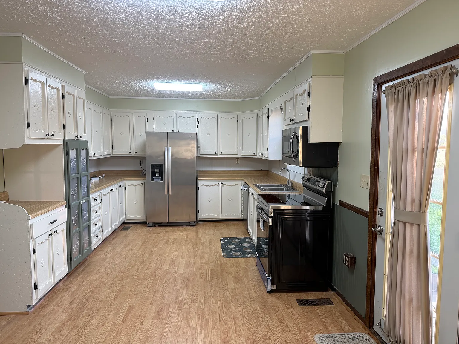 2 bed, 1700 sqft, $1,900 — Photo 4