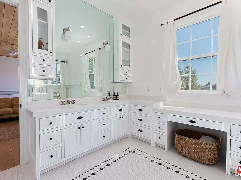 10810 Wilkins Ave — Photo 31