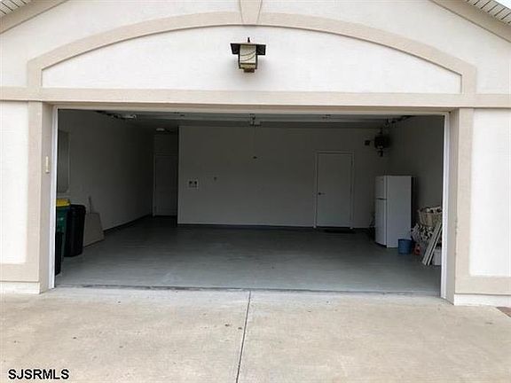 3rd image of 2419 Landis Ave Unit 9B