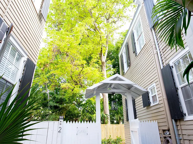 613 Fleming St — Photo 23