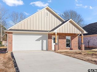 153 Briar Bend Dr, Rusk, TX 75785