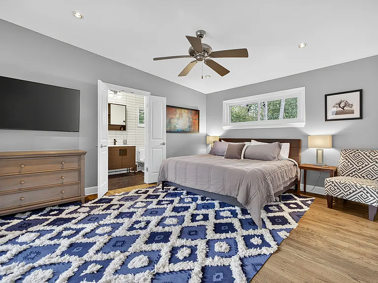 360 Elden Dr — Photo 17
