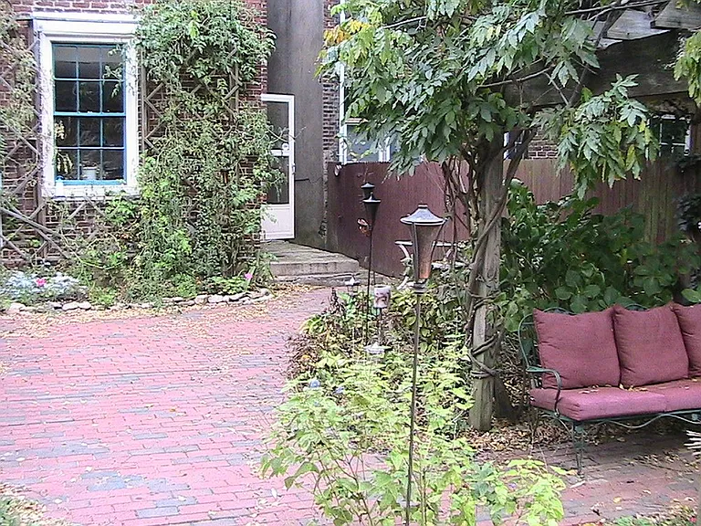 2917 E Marshall St — Photo 3