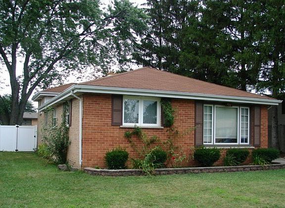 2nd image of 327 Virginia St