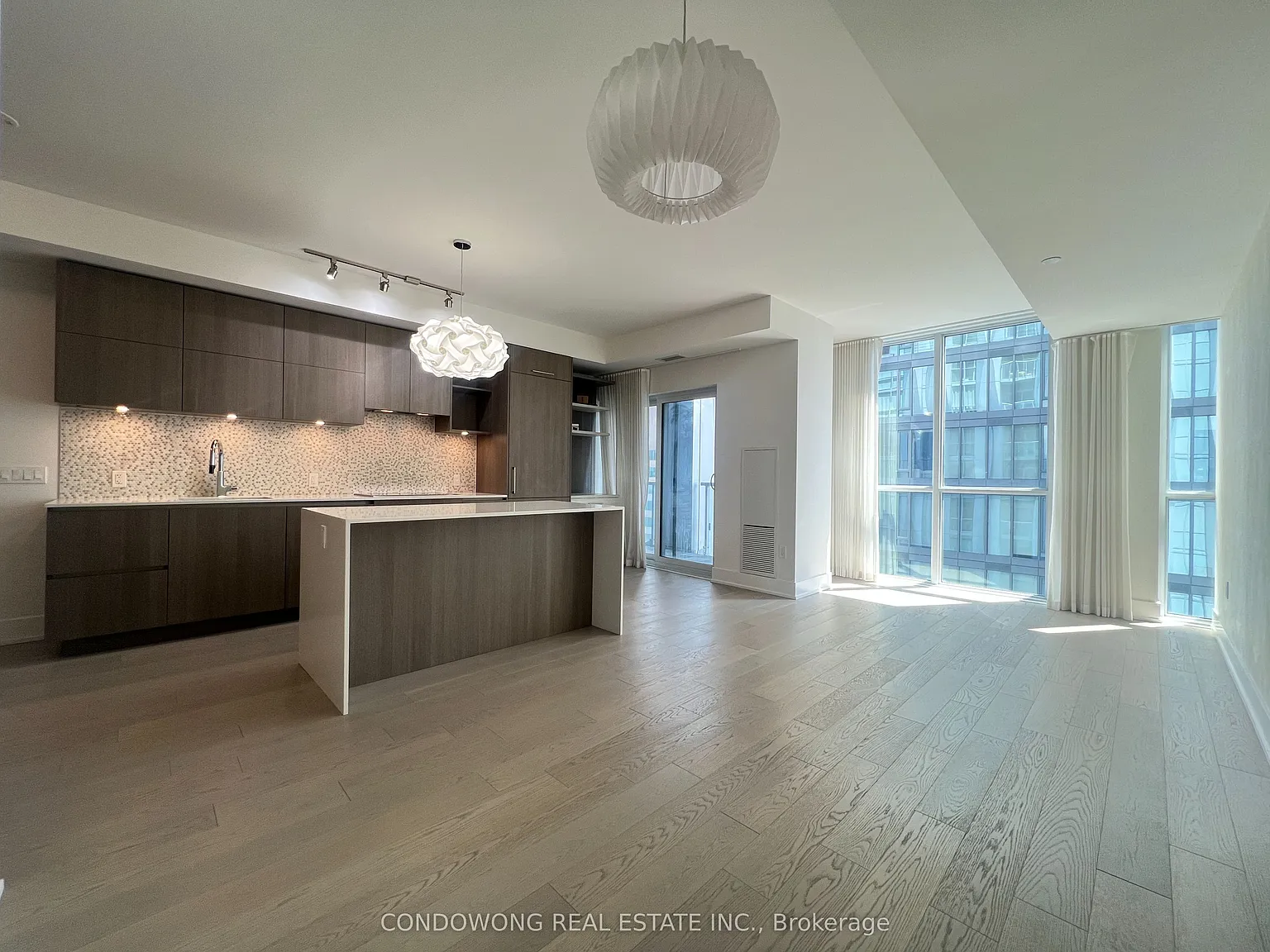 3 bed, $5,000 — Photo 1