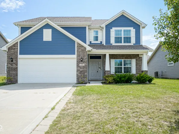 1368 W Crystal Dr, Fortville, IN 46040