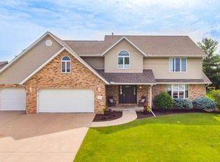 51 Saint Marks Cir, Morton, IL