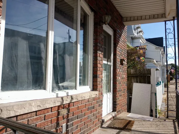 433 W 3rd St, Mount Carmel, PA 17851