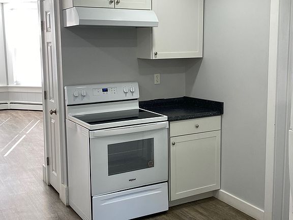 5th image of 1 Pleasant St APT 1