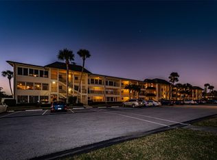 4700 Cove Cir APT 110, Saint Petersburg, FL 33708