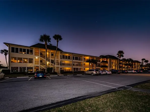 4700 Cove Cir APT 110, Saint Petersburg, FL 33708