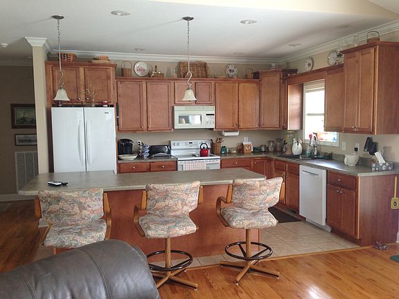 4th image of 255 Oriole Ln
