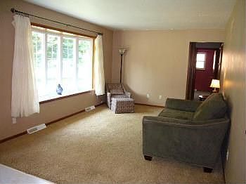 2nd image of 7601 Primrose Dr