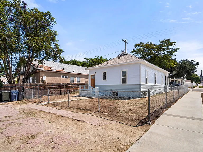 1003 Alta St #B — Photo 9