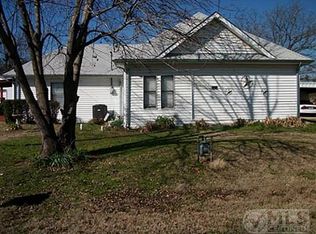 109 N 6th St E, Dawson, TX 76639