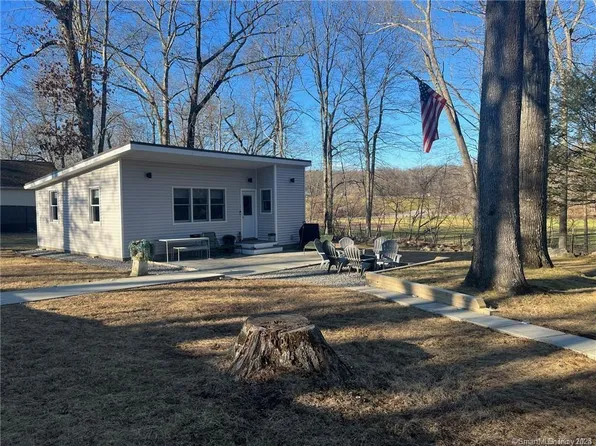 82 Floradan Road, Putnam Valley, NY 10579