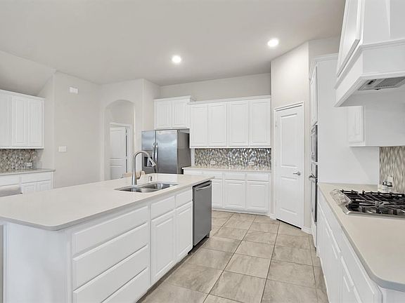 3rd image of 3047 Maverick Dr