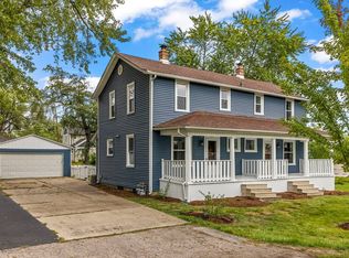 6S381 4th St #1, Eola, IL 60519