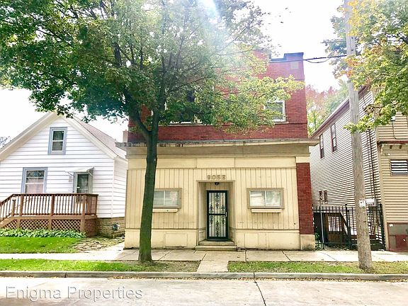 2nd image of 905 E Clarke St APT 2
