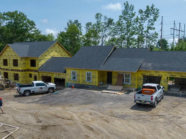 9 Violet Drive #D, Farmingdale, ME 04344