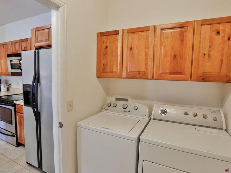 1st image of 813 S 10th St