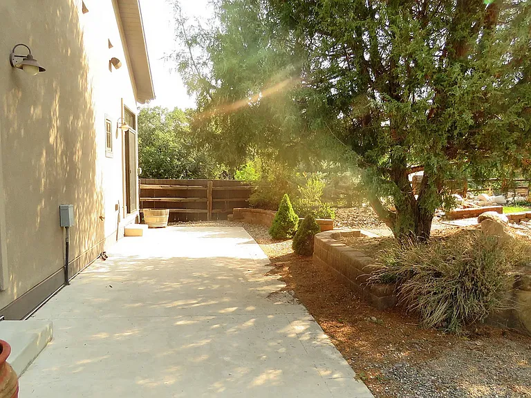 410 Jenkins Ranch Rd — Photo 17
