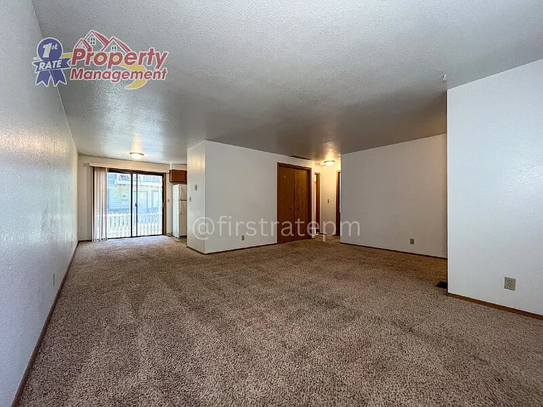 3219 Rose Hill St — Photo 6
