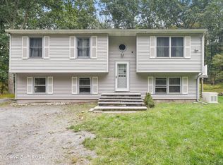 258 Clubhouse Dr, East Stroudsburg, PA 18302