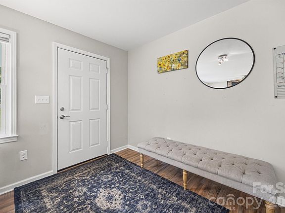 4th image of 1848 Smiths Cir