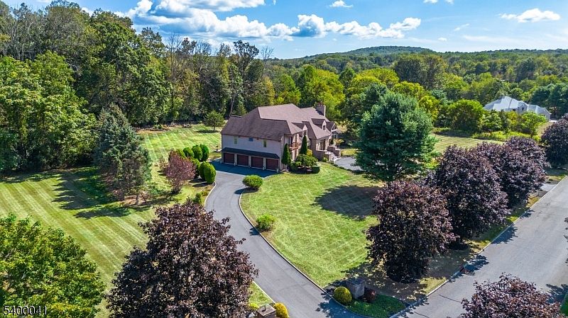 1st image of 10 Sunny Ln