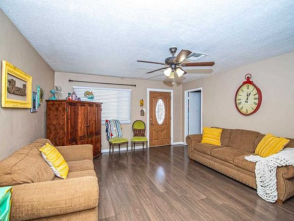 3rd image of 12379 S Sandra Ave