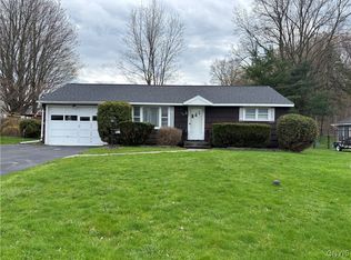 113 Charles Dr, Camillus, NY 13031