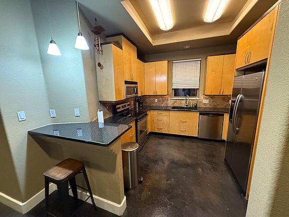 4th image of 18800 Venture Dr