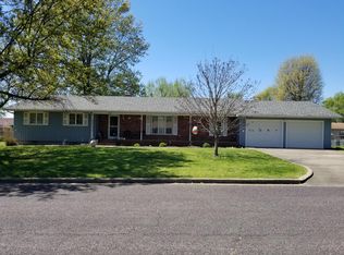 708 High St, Monett, MO 65708