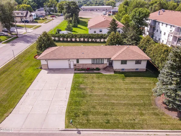 1150 5th St NE, Valley City, ND 58072