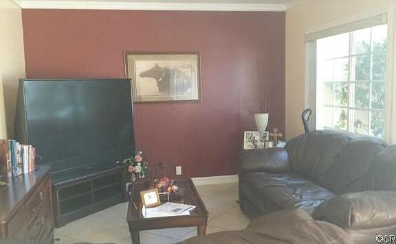 3rd image of 1626 Laurel Ave